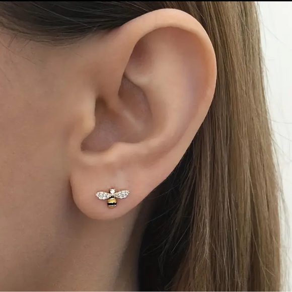 3/$15 Cute Little Bee Sparkly Earrings - Picture 4 of 7